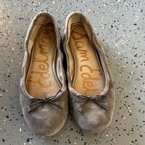 Sam Edelman 7.5 Suede Gray Flats with Bow